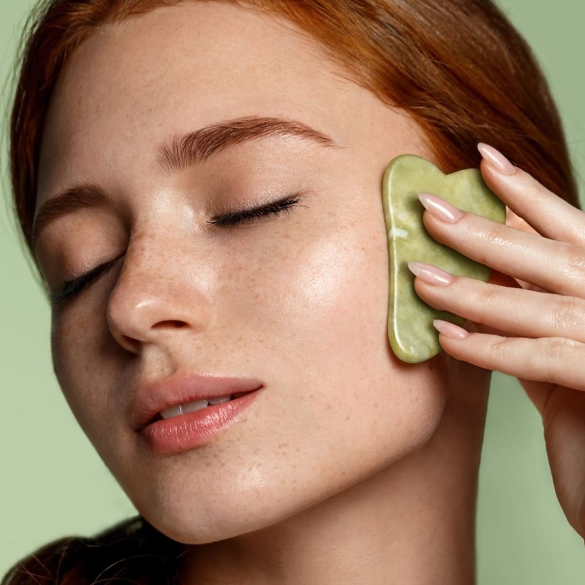 Kỹ Thuật Massage Gua Sha nắn chỉnh khuôn mặt