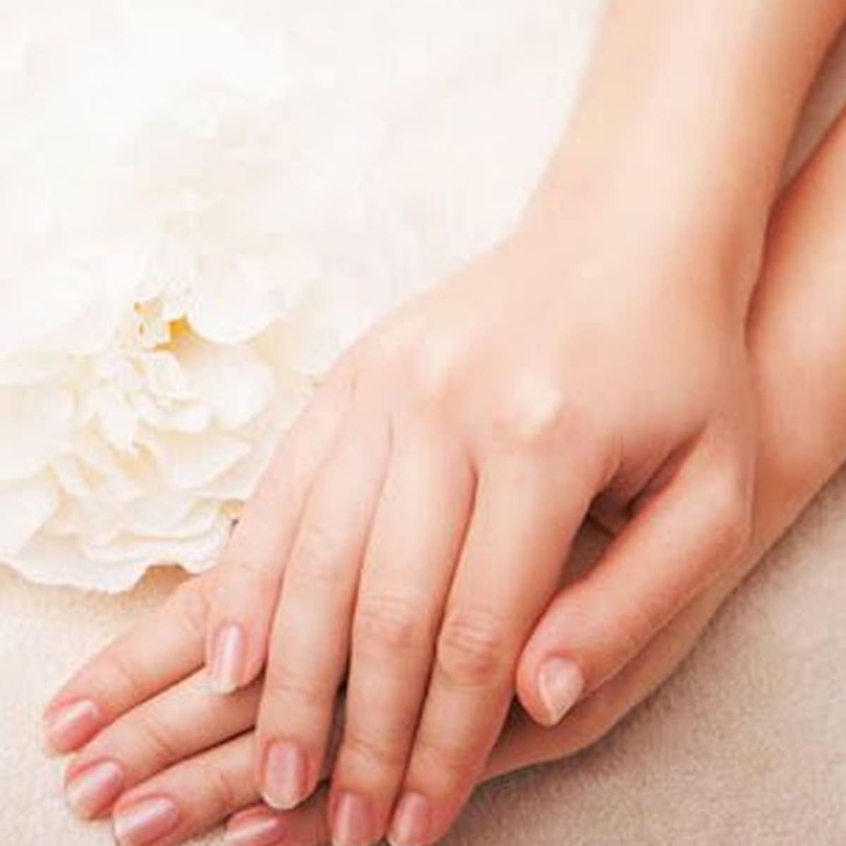 Tặng Sản Phẩm Làm Đẹp Khi Sử Dụng Dịch Vụ Chăm Sóc Tay Bằng Thảo Dược