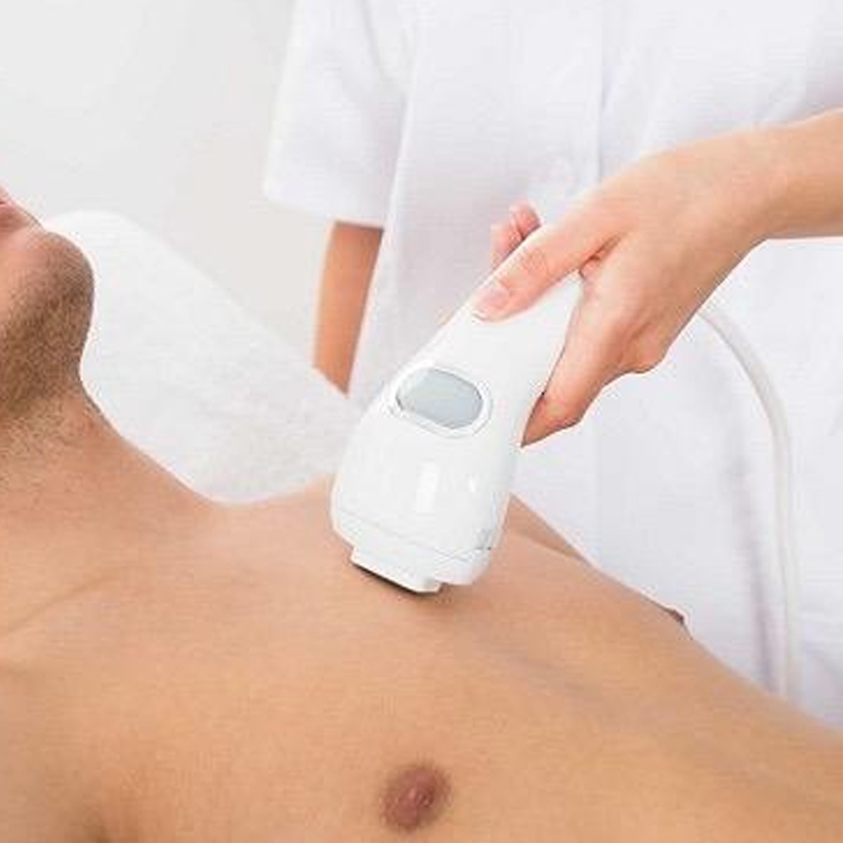 Triệt Lông Ngực cho Nam Bằng Công Nghệ Nd Laser
