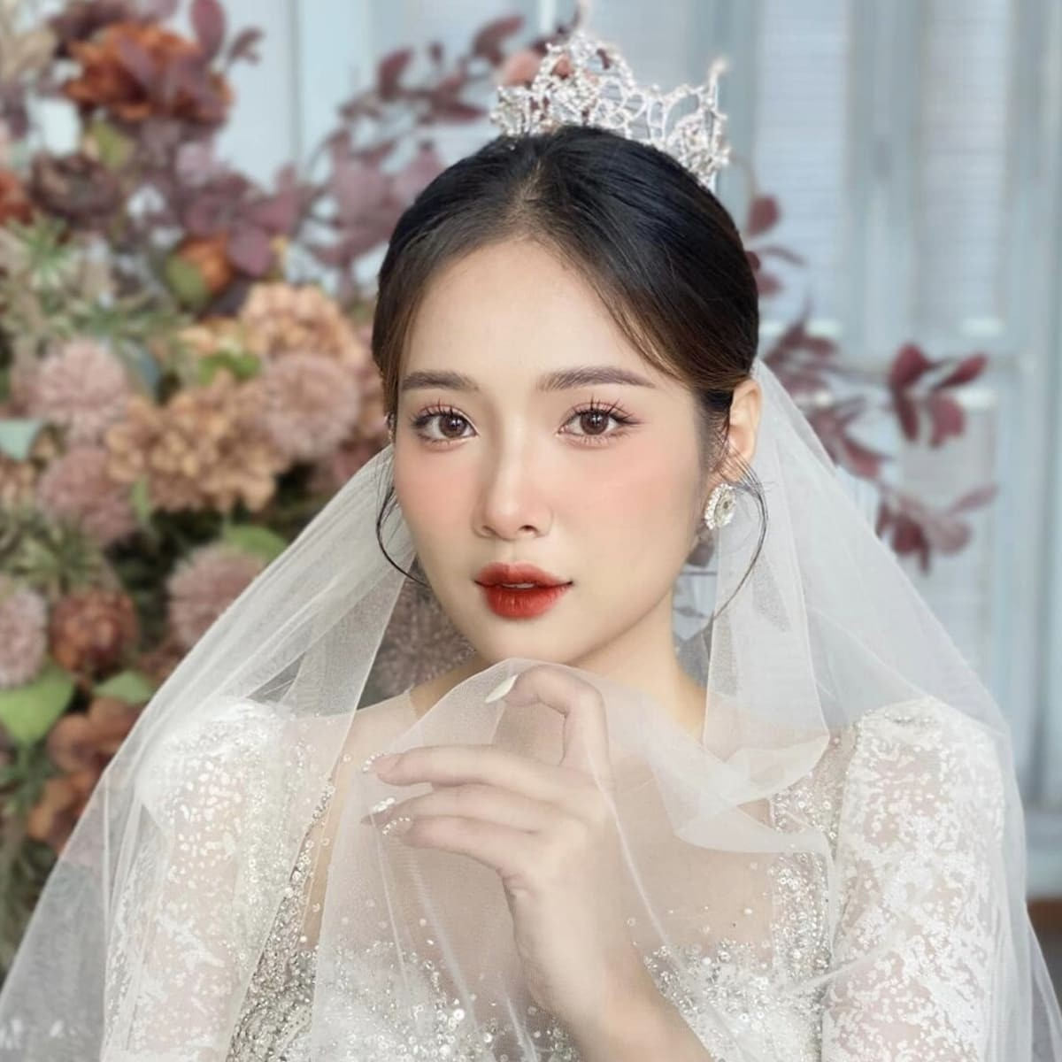 Tặng voucher dịch vụ Make - up cô dâu lễ gia tiên tại tiệm