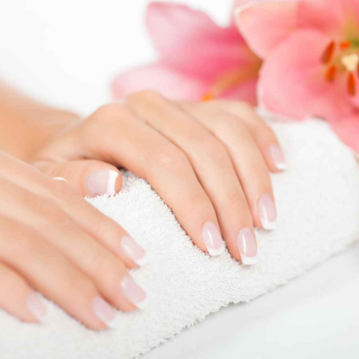 Tặng 1 dịch vụ khi sử dụng dịch vụ chăm sóc móng tay chuyên sâu