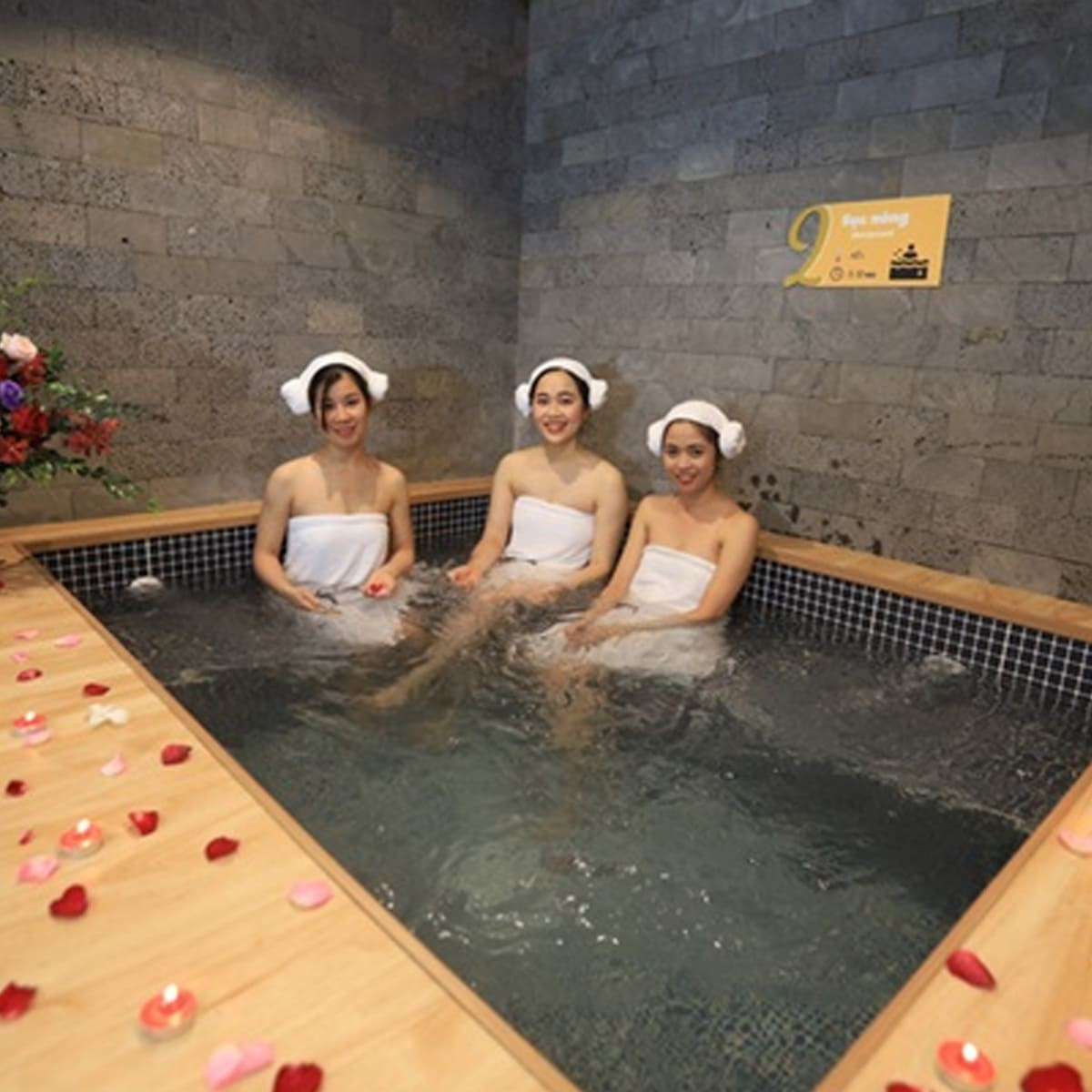 Xông hơi kiểu Nhật Tắm Onsen và xông hơi Sakura
